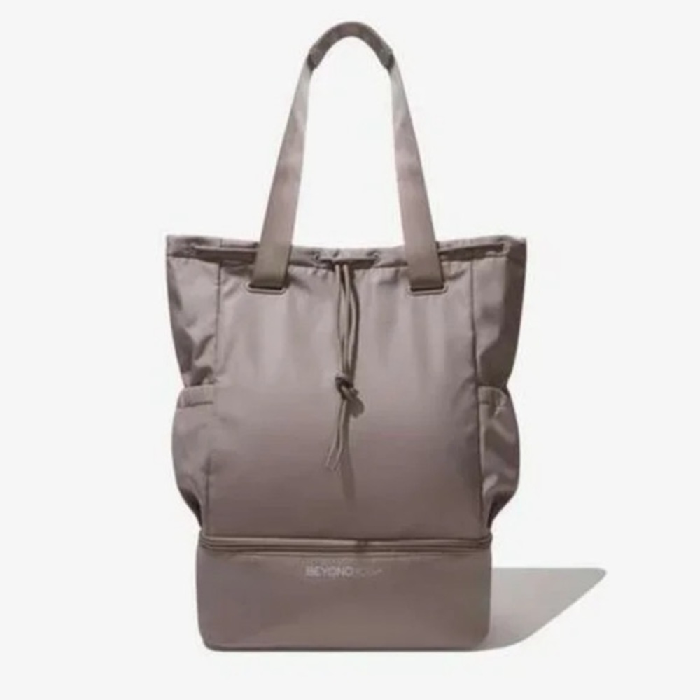 BEYOND YOGA Tote Bag/Backpack in Birch